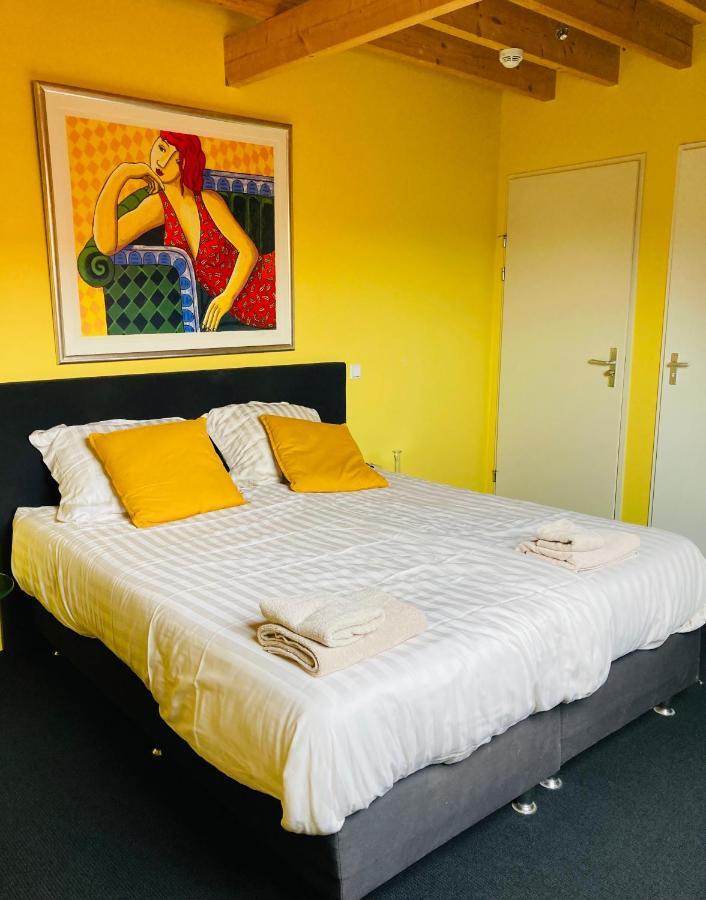 With Or Without De Schuur Bed & Breakfast Zierikzee