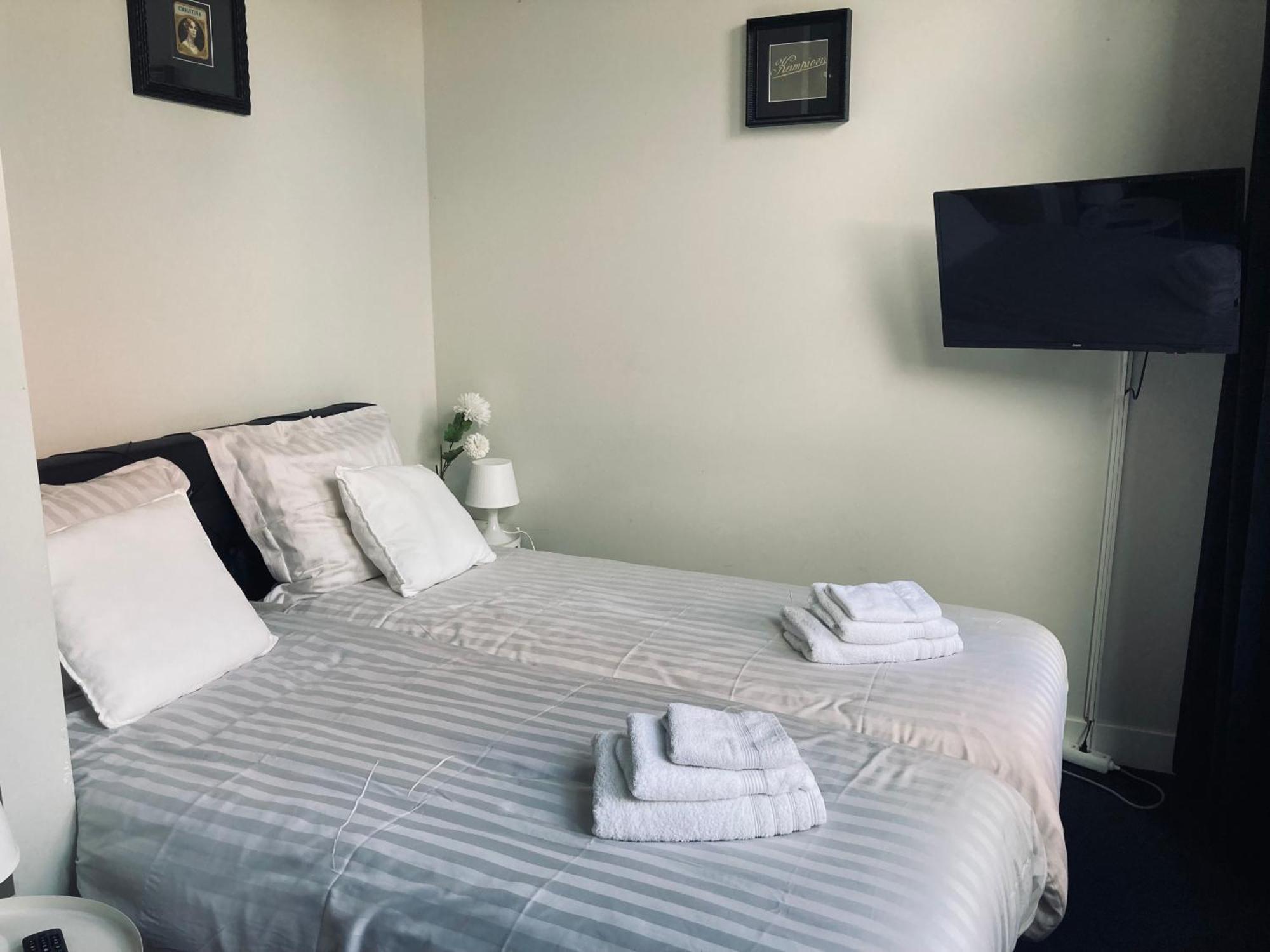 With Or Without De Schuur Bed & Breakfast *