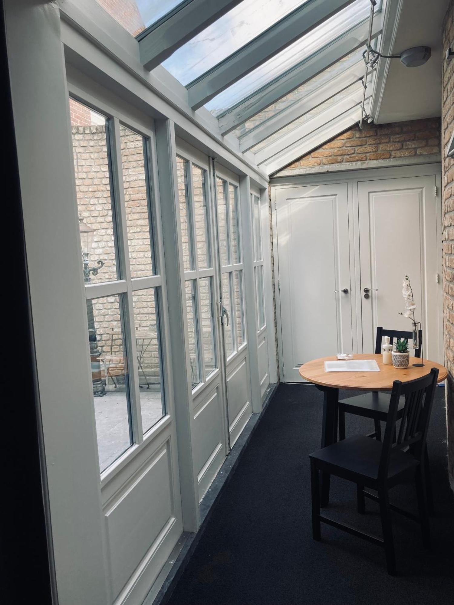 With Or Without De Schuur Bed & Breakfast